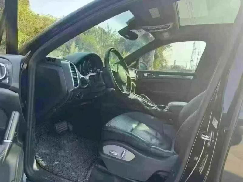 珠海15年保时捷卡宴4