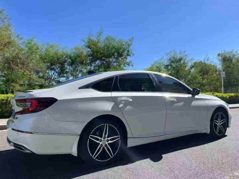 东莞23年本田雅阁8