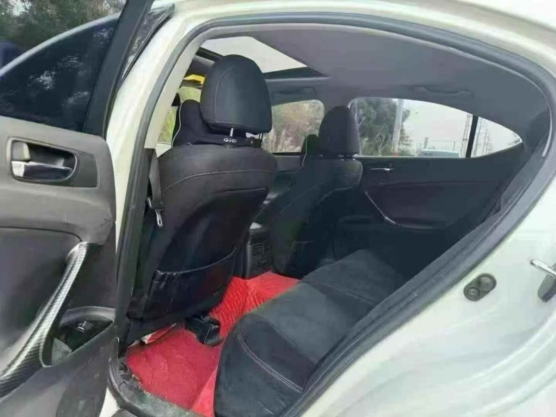 珠海11年雷克萨斯IS5