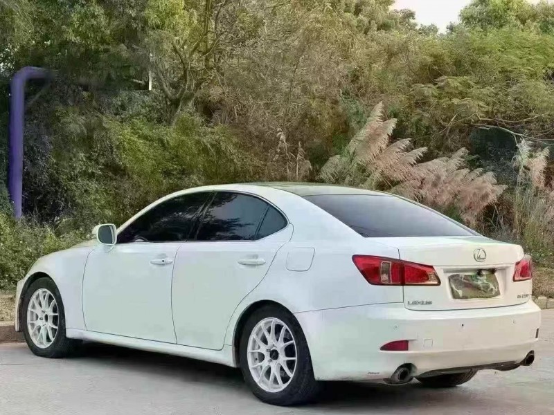 珠海11年雷克萨斯IS8