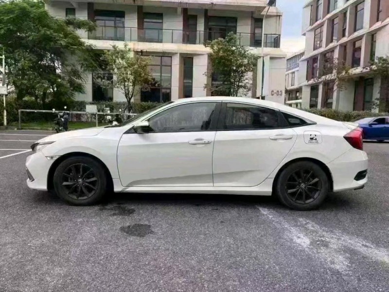 广州20年本田思迪3