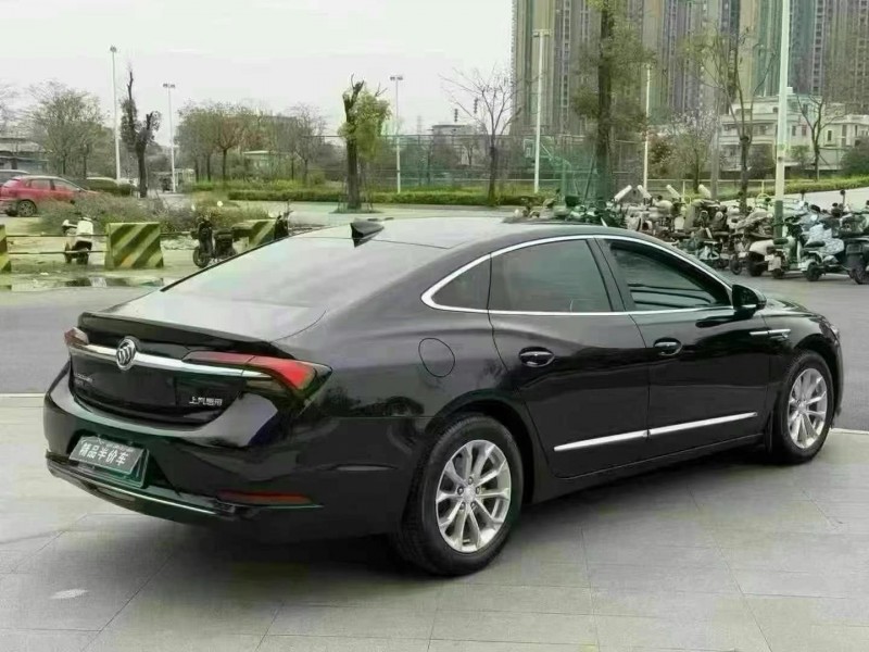 东莞21年别克君越8