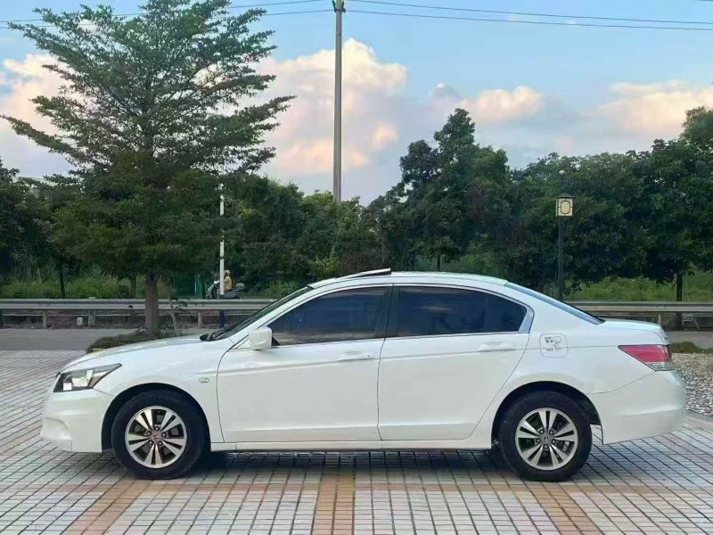 湛江12年本田雅阁3