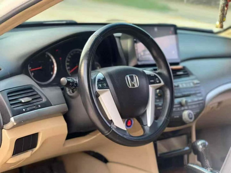 湛江12年本田雅阁6