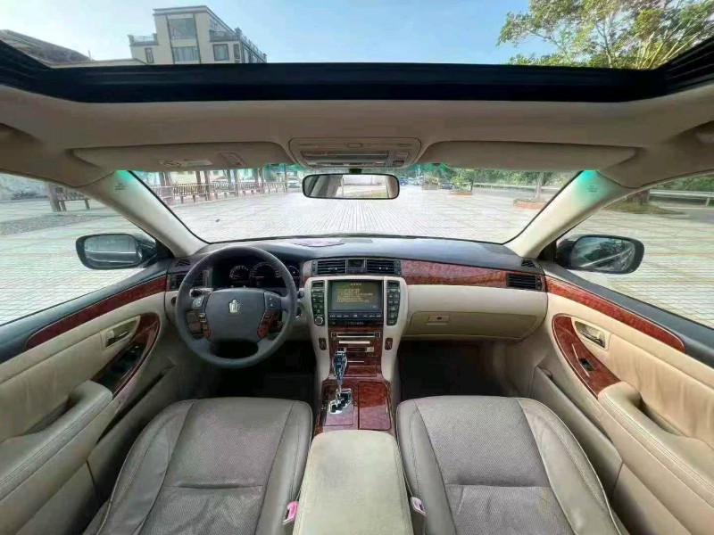 茂名08年丰田皇冠4