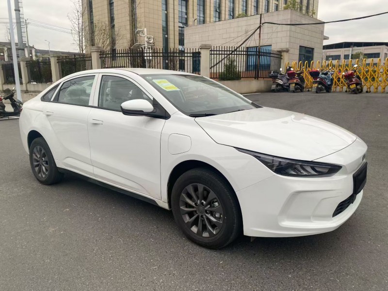 娄底25年吉利几何3