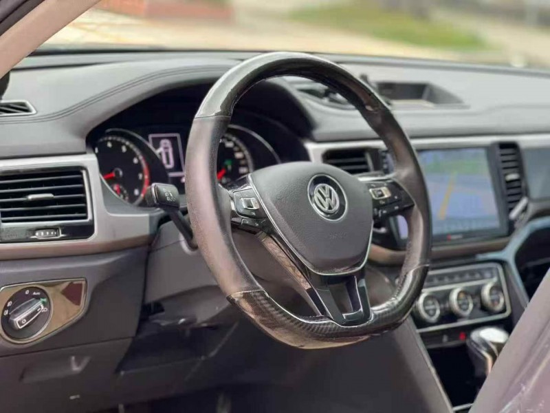 湛江19年大众途昂7