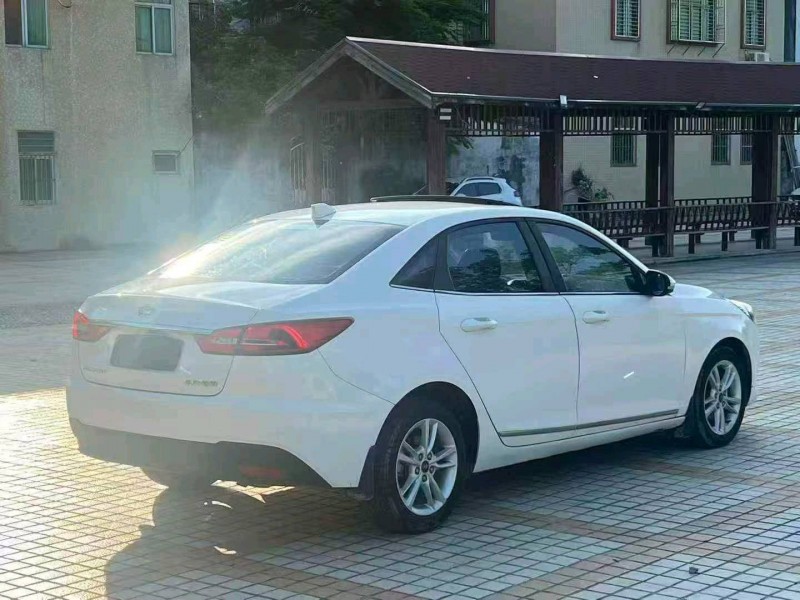 汕头19年福特福睿斯8