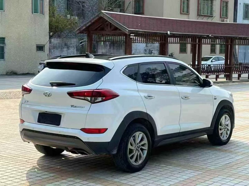 湛江16年现代途胜8