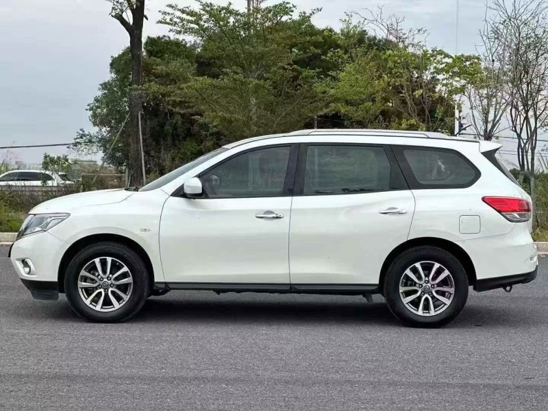 珠海19年日产探路者3