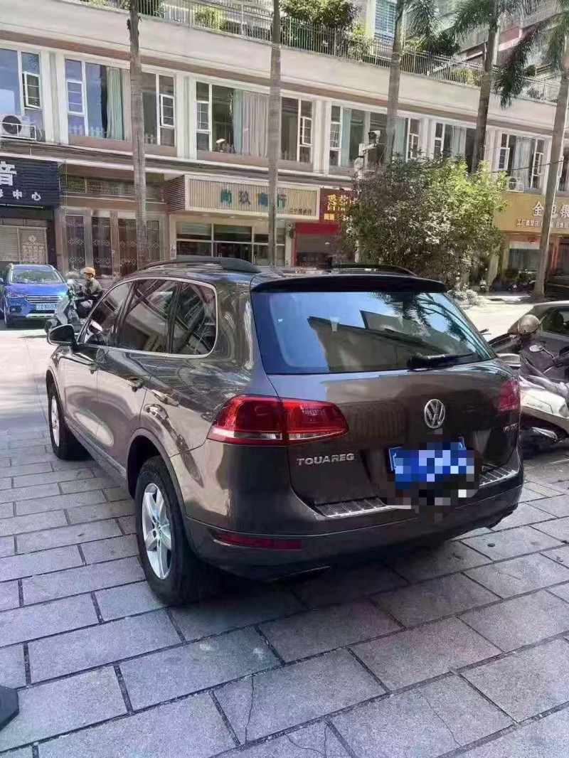 珠海14年大众途锐8