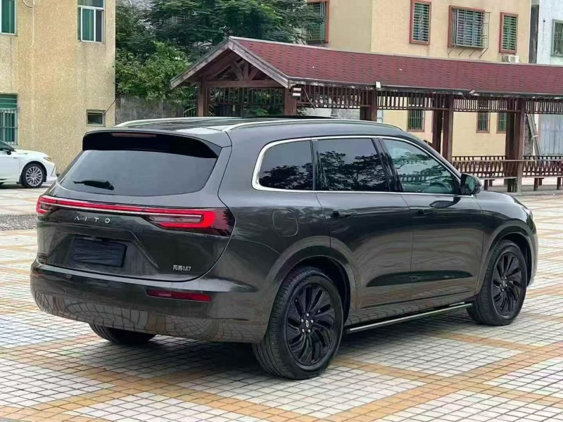 深圳23年华为智选问界8