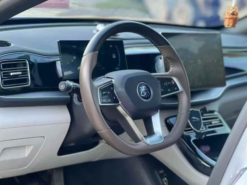 深圳23年比亚迪秦5