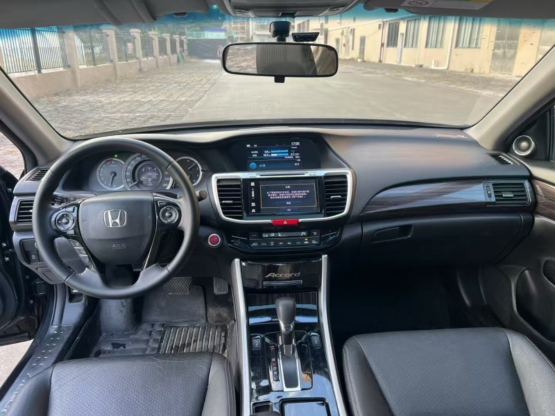 江门17年本田雅阁6