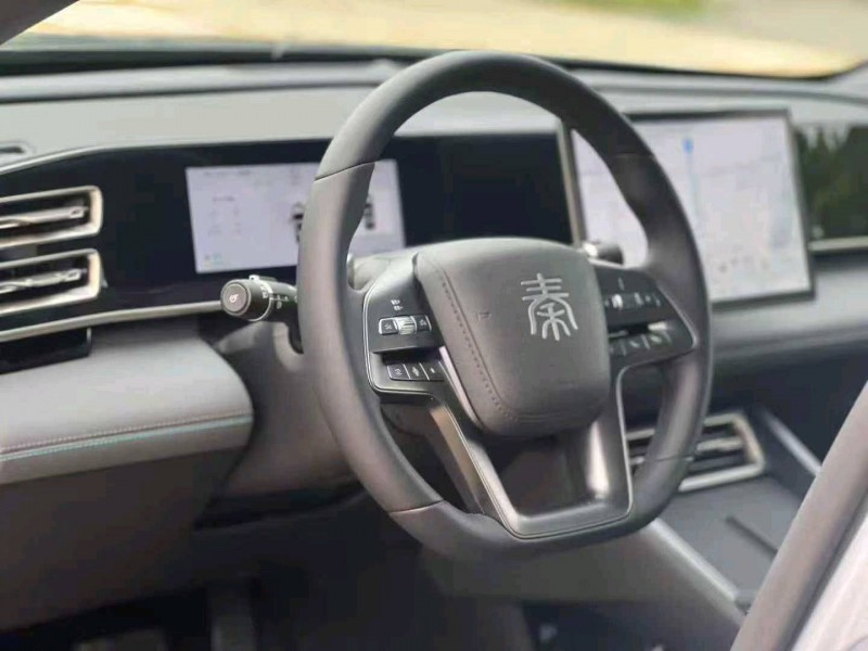 汕头25年比亚迪秦6