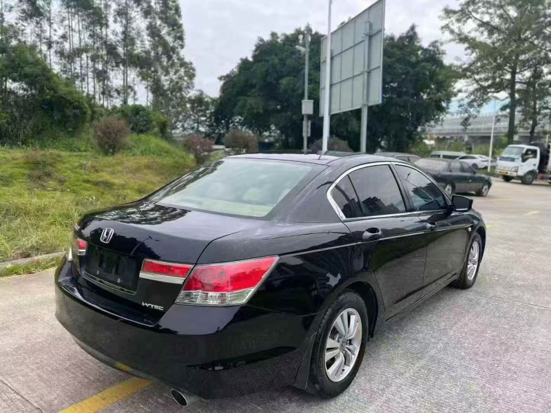 汕头11年本田雅阁8