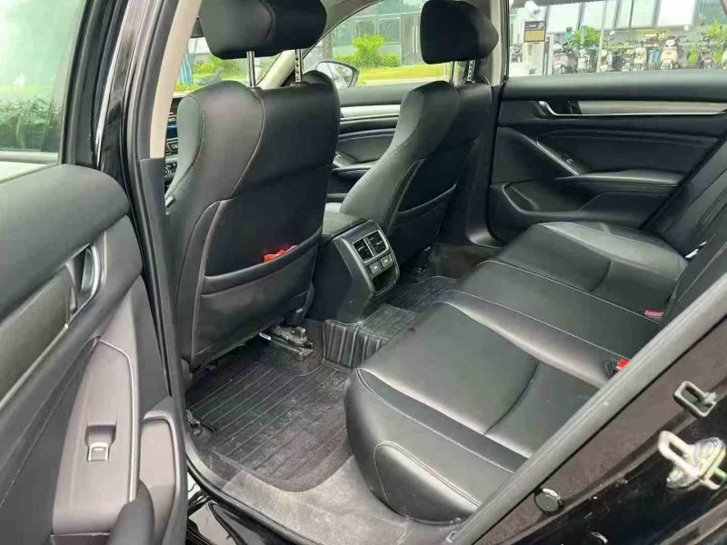 东莞22年本田雅阁6