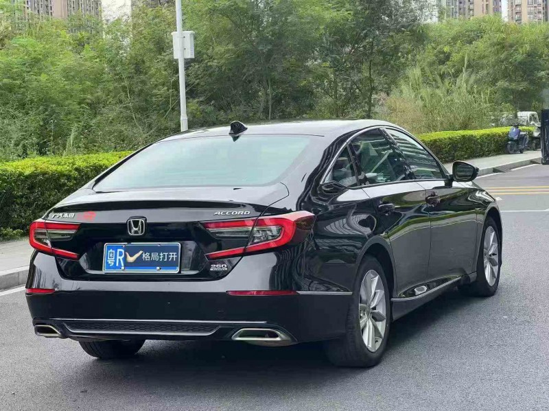 东莞22年本田雅阁8