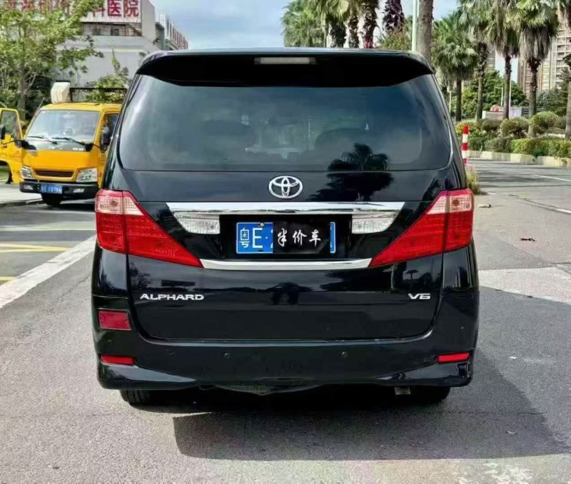 珠海10年丰田埃尔法7