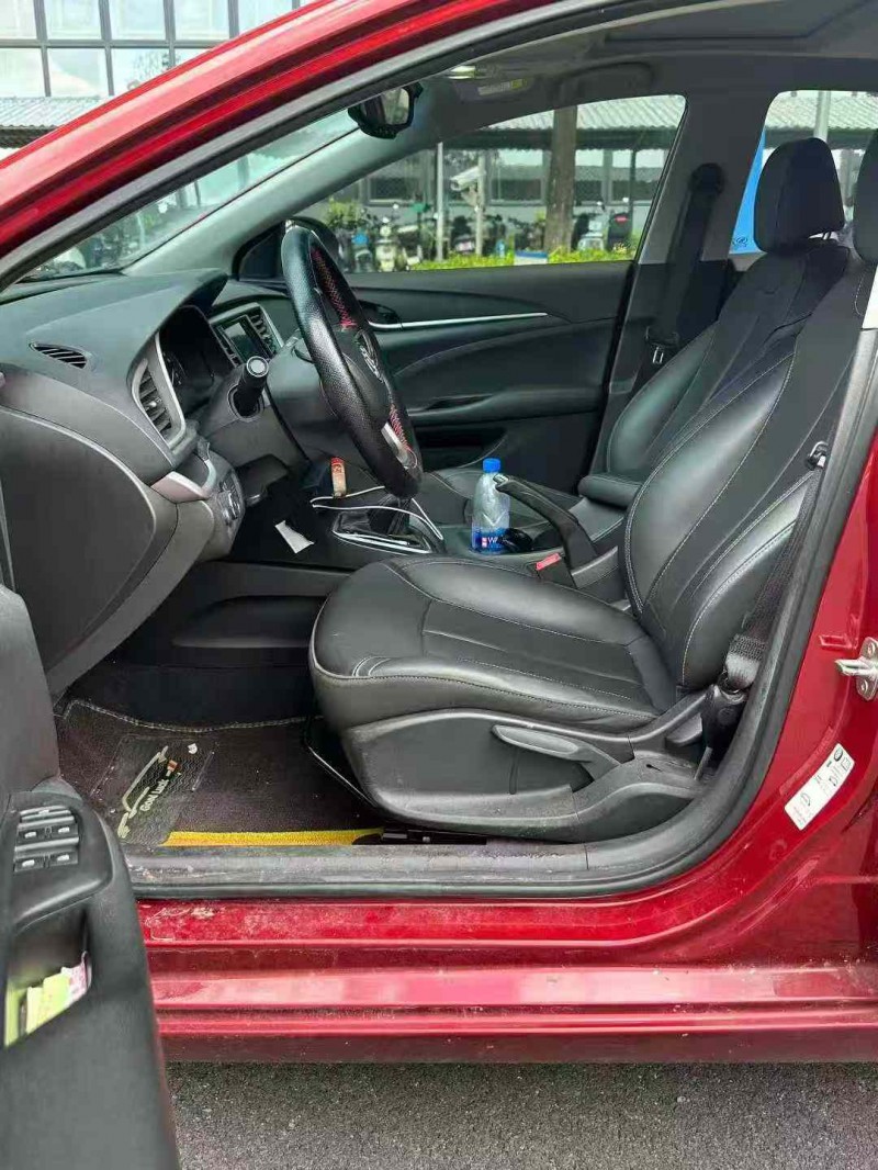 东莞19年别克英朗4