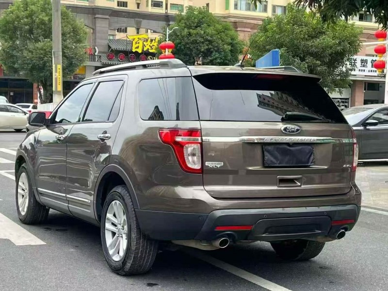 深圳15年福特探险者7
