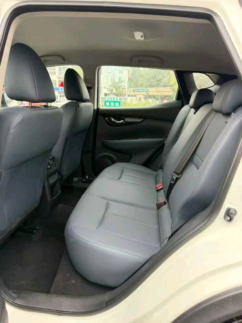 重庆25年日产逍客4