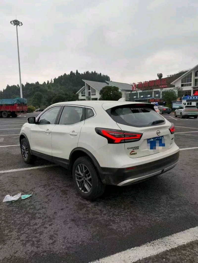 重庆25年日产逍客8