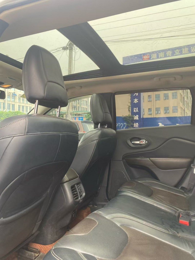 娄底18年Jeep自由光4