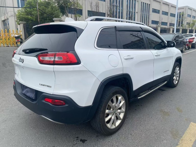 娄底18年Jeep自由光7