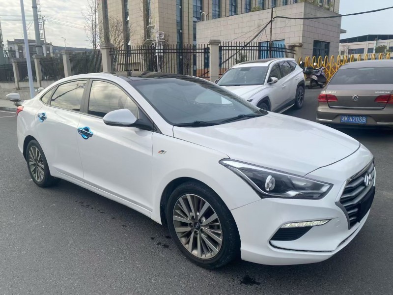 娄底20年现代名图2