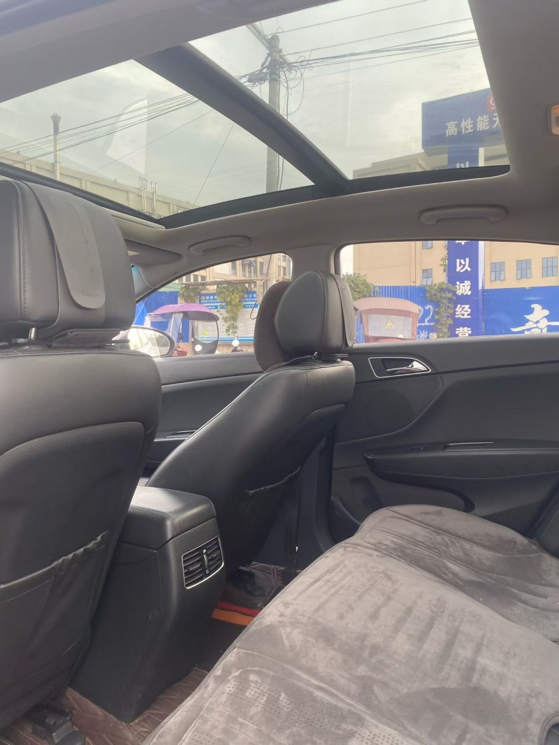 娄底20年现代名图4