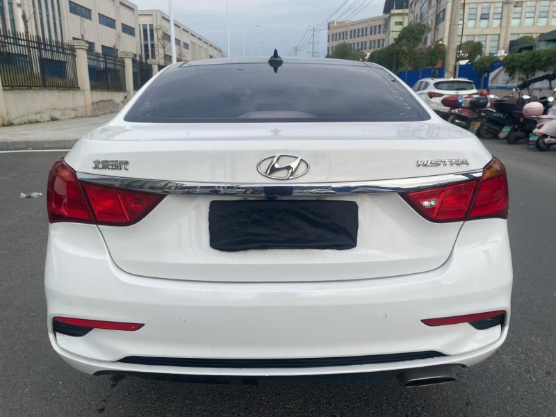 娄底20年现代名图7