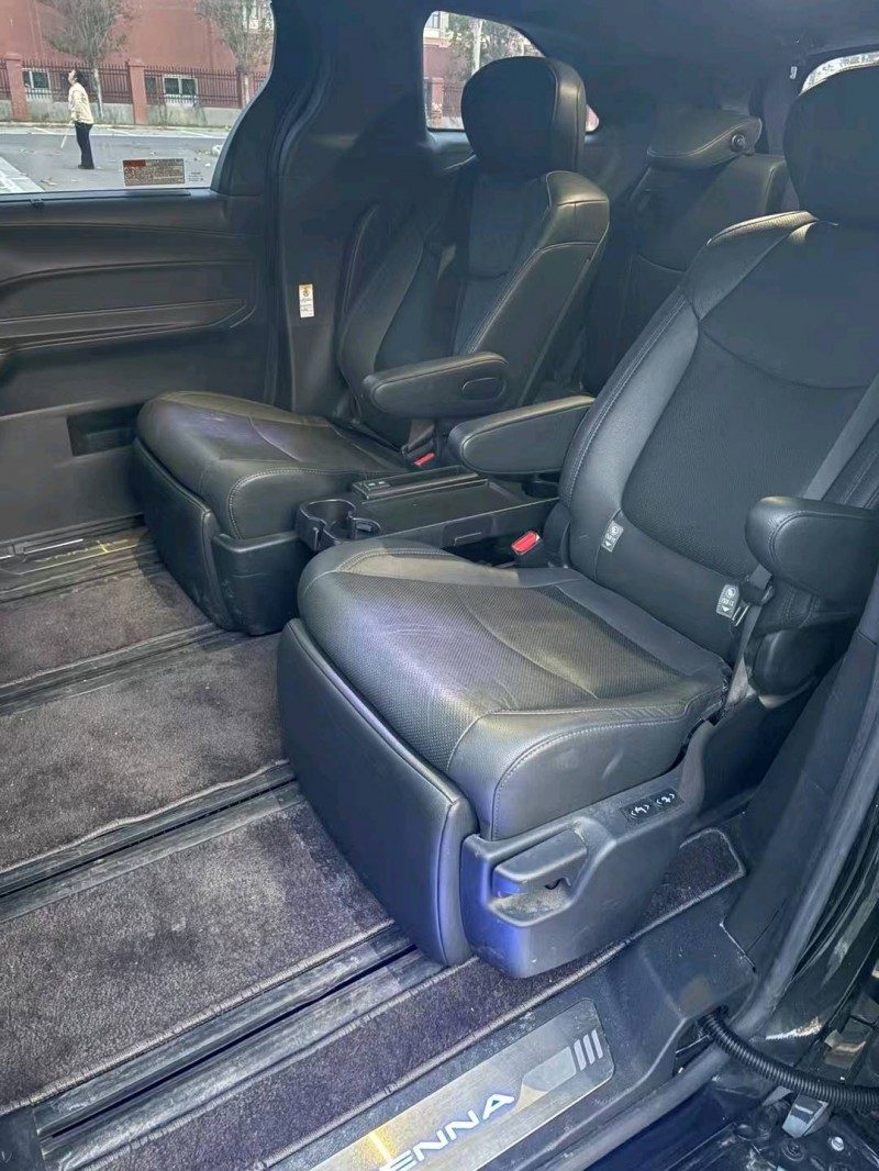 德州23年丰田塞纳4