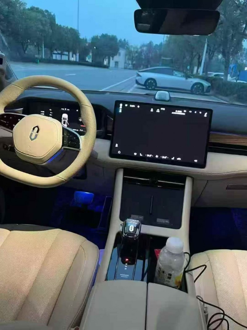 景德镇24年华为智选问界5