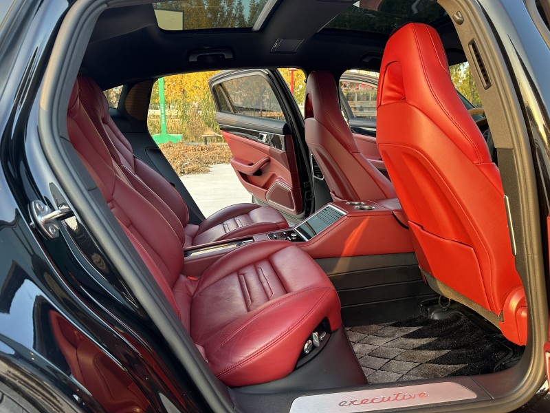 徐州19年保时捷帕拉梅拉6