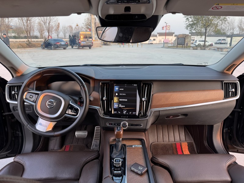 徐州20年沃尔沃S904