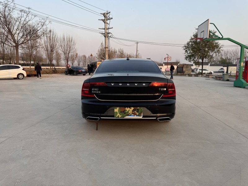 徐州20年沃尔沃S909