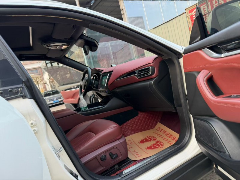 徐州19年玛莎拉蒂Levante6