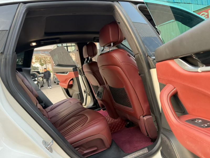 徐州19年玛莎拉蒂Levante7