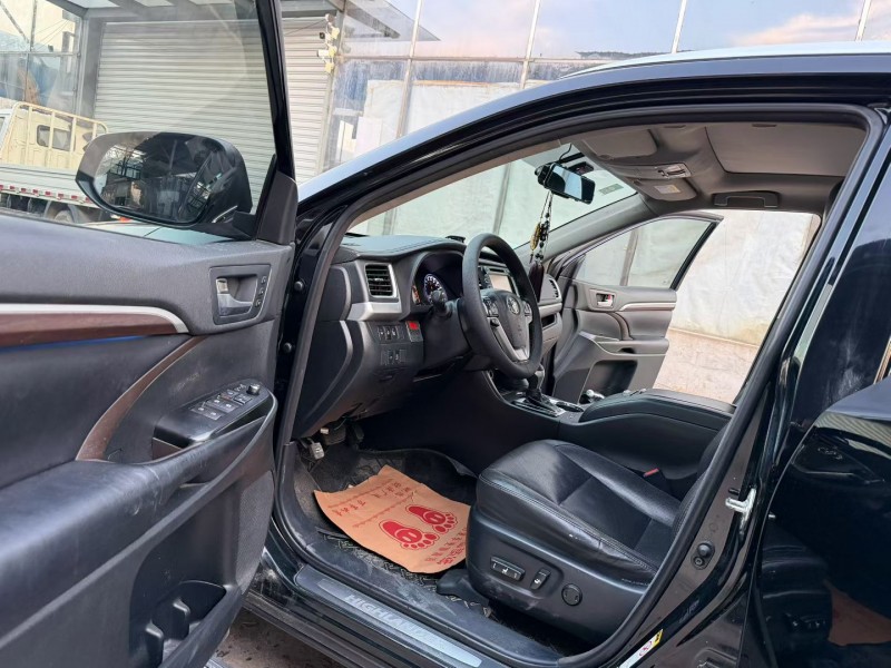 徐州17年丰田汉兰达4