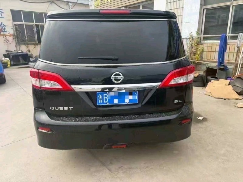 青岛17年日产贵士4