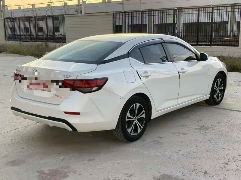 南昌21年日产轩逸7