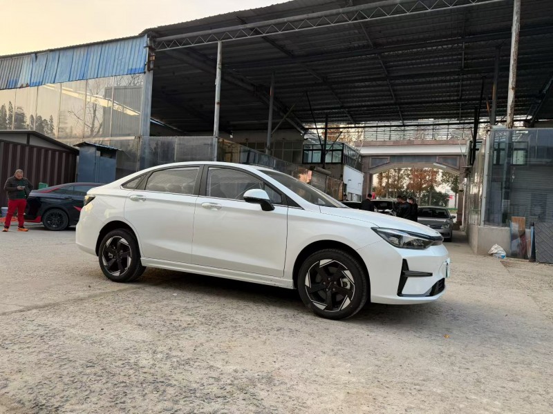 徐州25年北汽新能源EU系列3