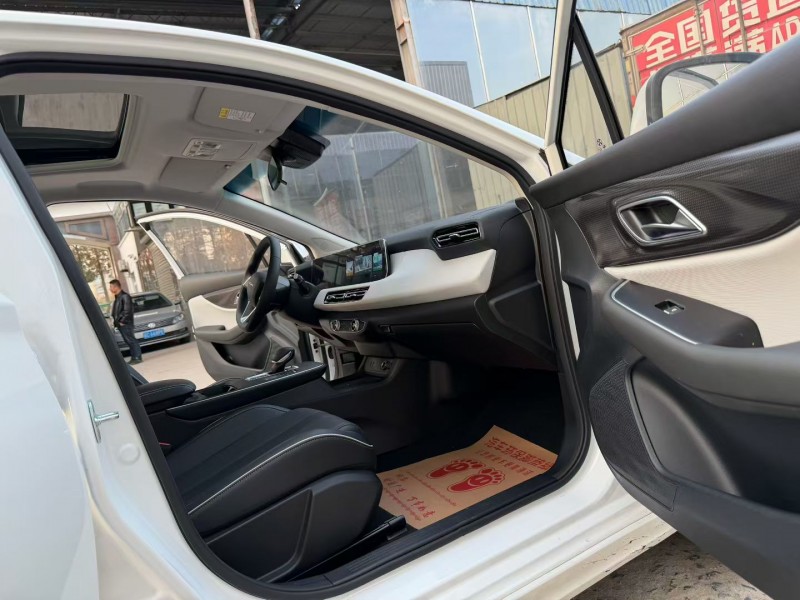 徐州25年北汽新能源EU系列6