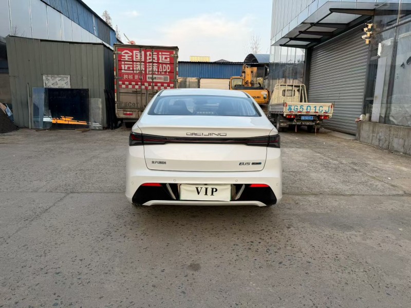 徐州25年北汽新能源EU系列9
