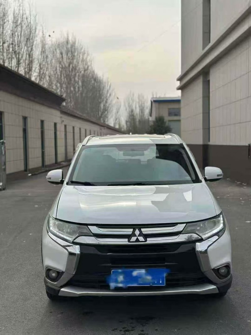 济宁17年三菱欧蓝德1