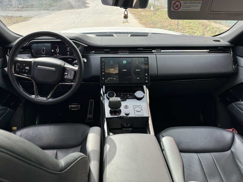 新乡23年路虎揽胜运动5