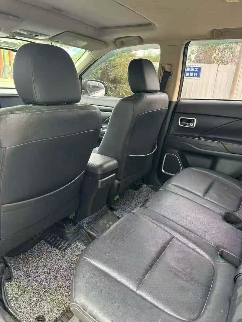 济宁17年三菱欧蓝德4