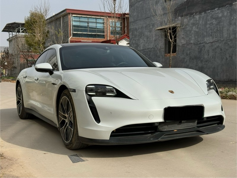 新乡23年保时捷Taycan3