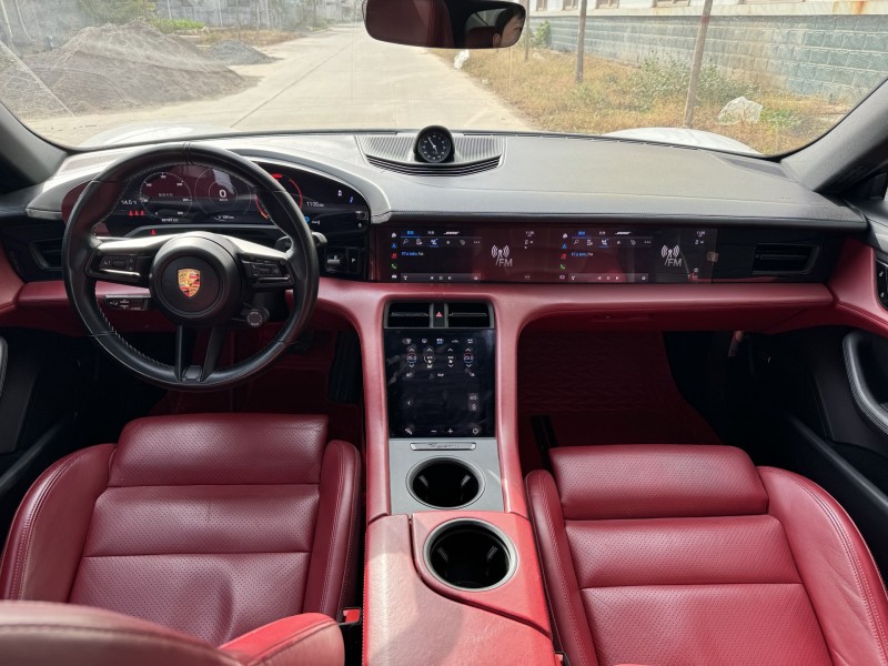 新乡23年保时捷Taycan5